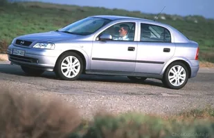 Opel Astra II - samochód dla każdego — zdjęcie 2