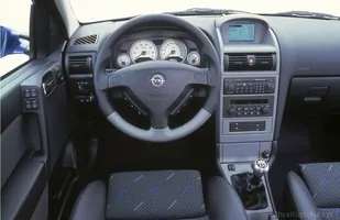 Opel Astra II - samochód dla każdego — zdjęcie 3