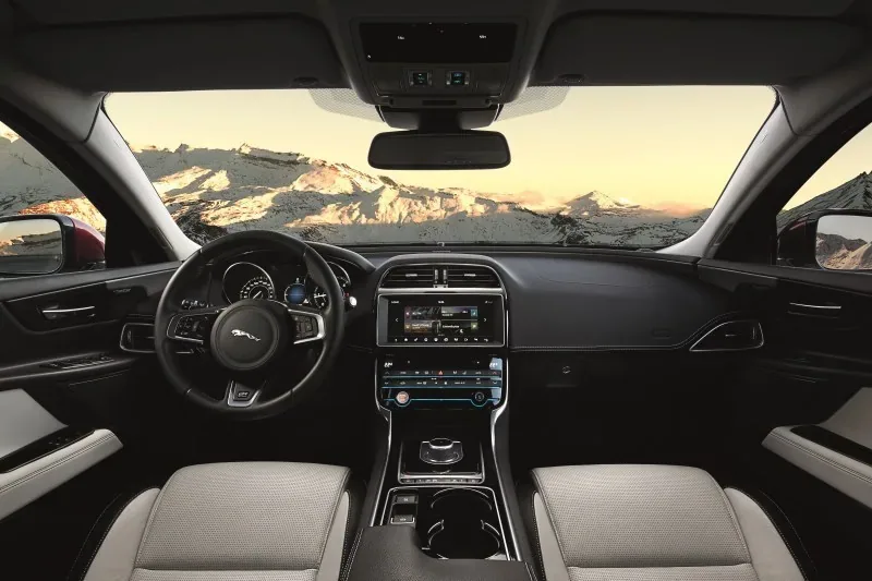Jaguar XE AWD