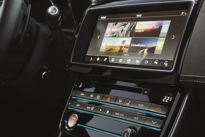 Jaguar XE AWD