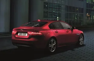 Jaguar XE z napędem AWD — zdjęcie 6
