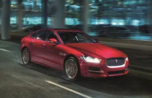 Jaguar XE z napędem AWD — zdjęcie 7
