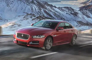 Jaguar XE z napędem AWD — zdjęcie 1