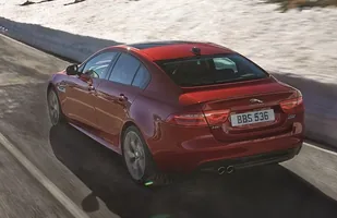 Jaguar XE z napędem AWD — zdjęcie 8