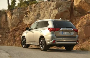 Mitsubishi Outlander PHEV bestsellerem — zdjęcie 4