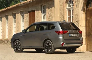 Mitsubishi Outlander PHEV bestsellerem — zdjęcie 6