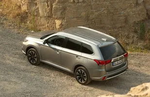 Mitsubishi Outlander PHEV bestsellerem — zdjęcie 8