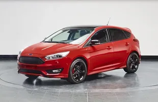Ford Focus Red i Black Edition — zdjęcie 1