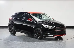Ford Focus Red i Black Edition — zdjęcie 4