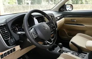 Mitsubishi Outlander PHEV już w Polsce — zdjęcie 5