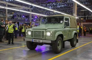 Land Rover Defender juz na emeryturze — zdjęcie 1