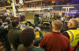 Land Rover Defender juz na emeryturze — zdjęcie 6