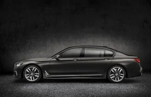 BMW M760i xDrive — zdjęcie 2