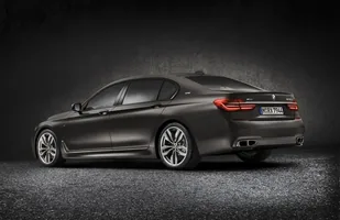 BMW M760i xDrive — zdjęcie 3