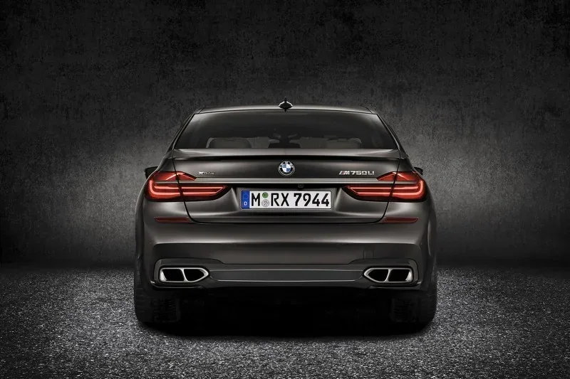 BMW M760i xDrive