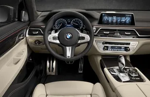 BMW M760i xDrive — zdjęcie 7