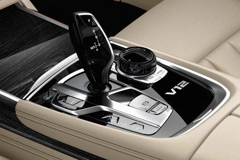 BMW M760i xDrive