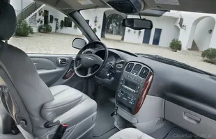 Chrysler Voyager - byle nie z Dieslem! — zdjęcie 3