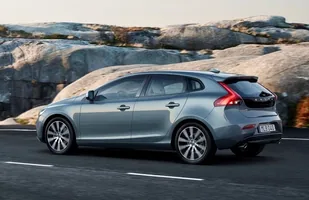 Volvo V40 po lifitngu — zdjęcie 5