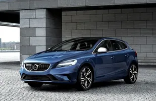 Volvo V40 po lifitngu — zdjęcie 9