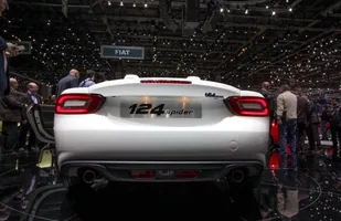 Fiat 124 Spider w Genewie — zdjęcie 6
