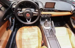 Fiat 124 Spider w Genewie — zdjęcie 8