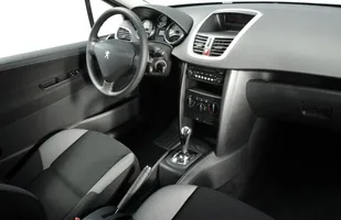 Peugeot 207. Francuz nie musi się psuć! — zdjęcie 11