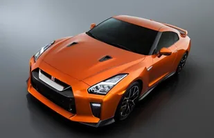 Nissan GT-R model roku 2017 — zdjęcie 1