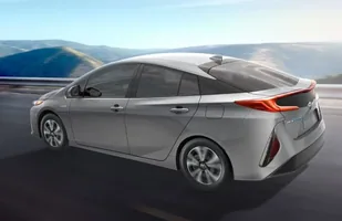 Toyota Prius Plug-in Hybrid — zdjęcie 4