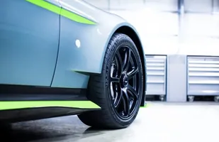 Aston Martin Vantage GT8 — zdjęcie 11