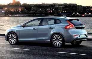 Volvo V40 po lifitngu. Ceny — zdjęcie 3