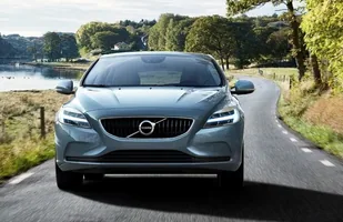 Volvo V40 po lifitngu. Ceny — zdjęcie 4