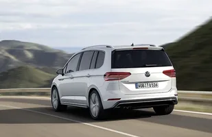 Volkswagen Touran z nowymi silnikami. Ceny — zdjęcie 4