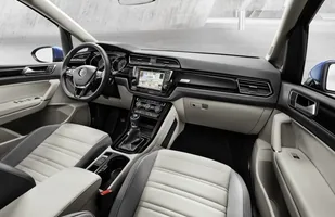 Volkswagen Touran z nowymi silnikami. Ceny — zdjęcie 5