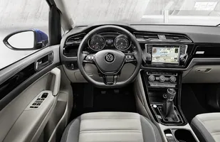 Volkswagen Touran z nowymi silnikami. Ceny — zdjęcie 6