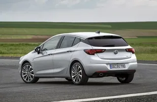 Opel Astra 1.6 BiTurbo CDTI — zdjęcie 2