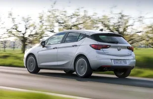 Opel Astra 1.6 BiTurbo CDTI — zdjęcie 6