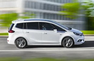 Opel Zafira po liftingu. Już nie Tourer — zdjęcie 7
