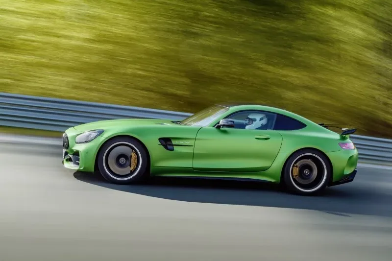 Mercedes GT R
