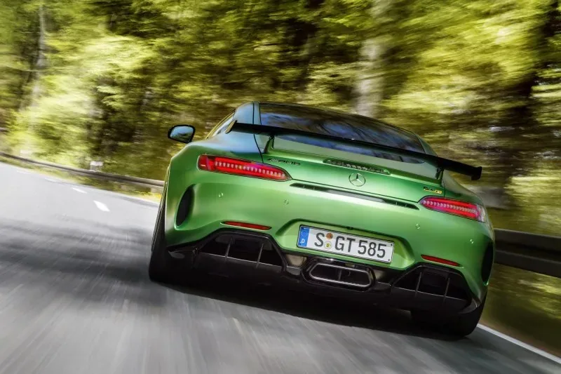 Mercedes GT R