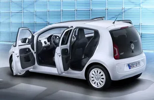 Volkswagen Up! z dodatkową parą drzwi — zdjęcie 4