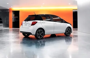 Toyota Yaris razy 3 miliony! — zdjęcie 4