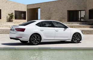 Skoda Superb Sportline — zdjęcie 2