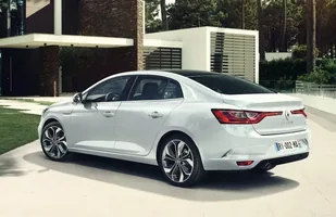 Renault Megane Grand Coupe — zdjęcie 10