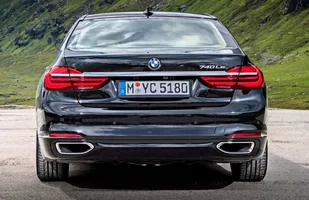 BMW 740e iPerformance. Hybryda plug-in — zdjęcie 8