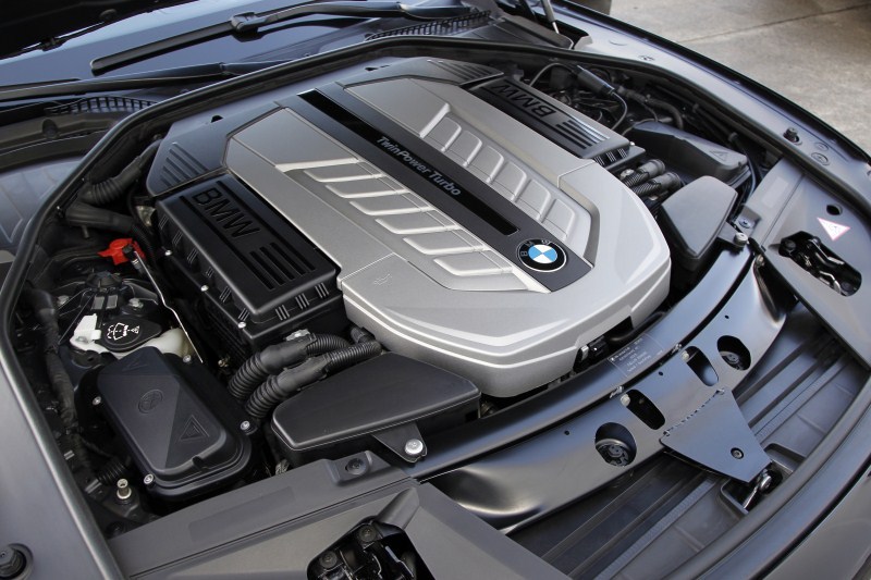 25 lat silników BMW V12