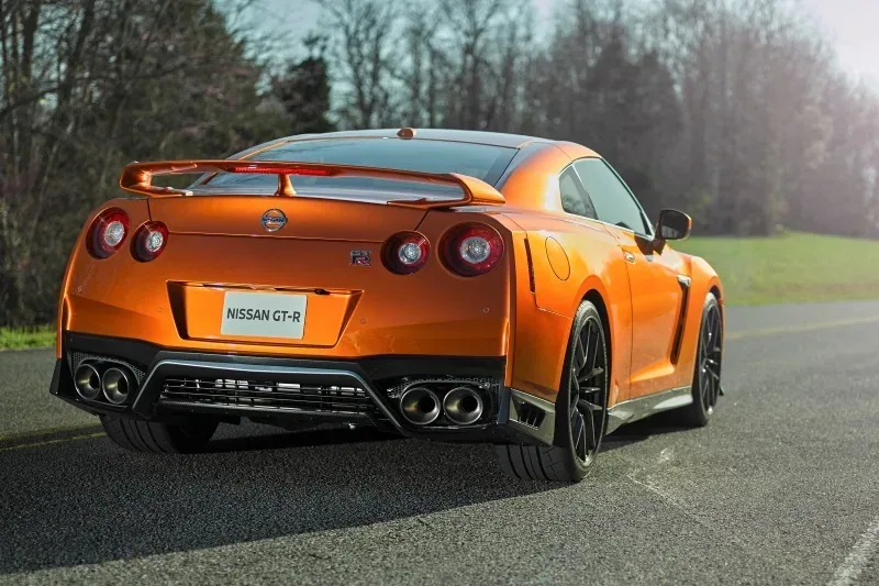 Nissan GT-R
