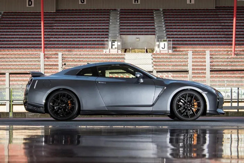 Nissan GT-R