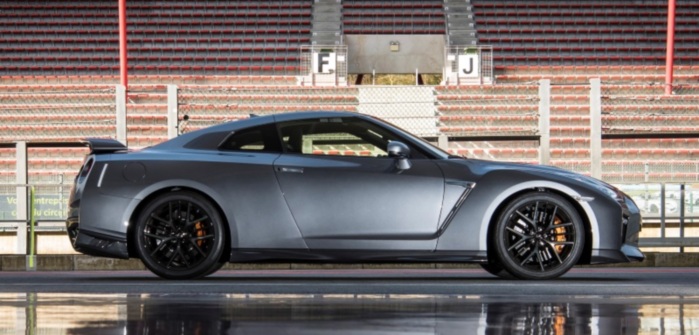 Nissan GT-R