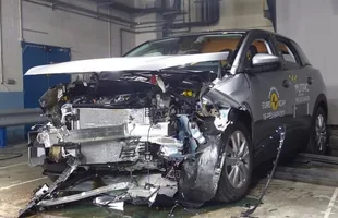 EuroNCAP: Mercedes klasy E i Peugeot 3008 — zdjęcie 3
